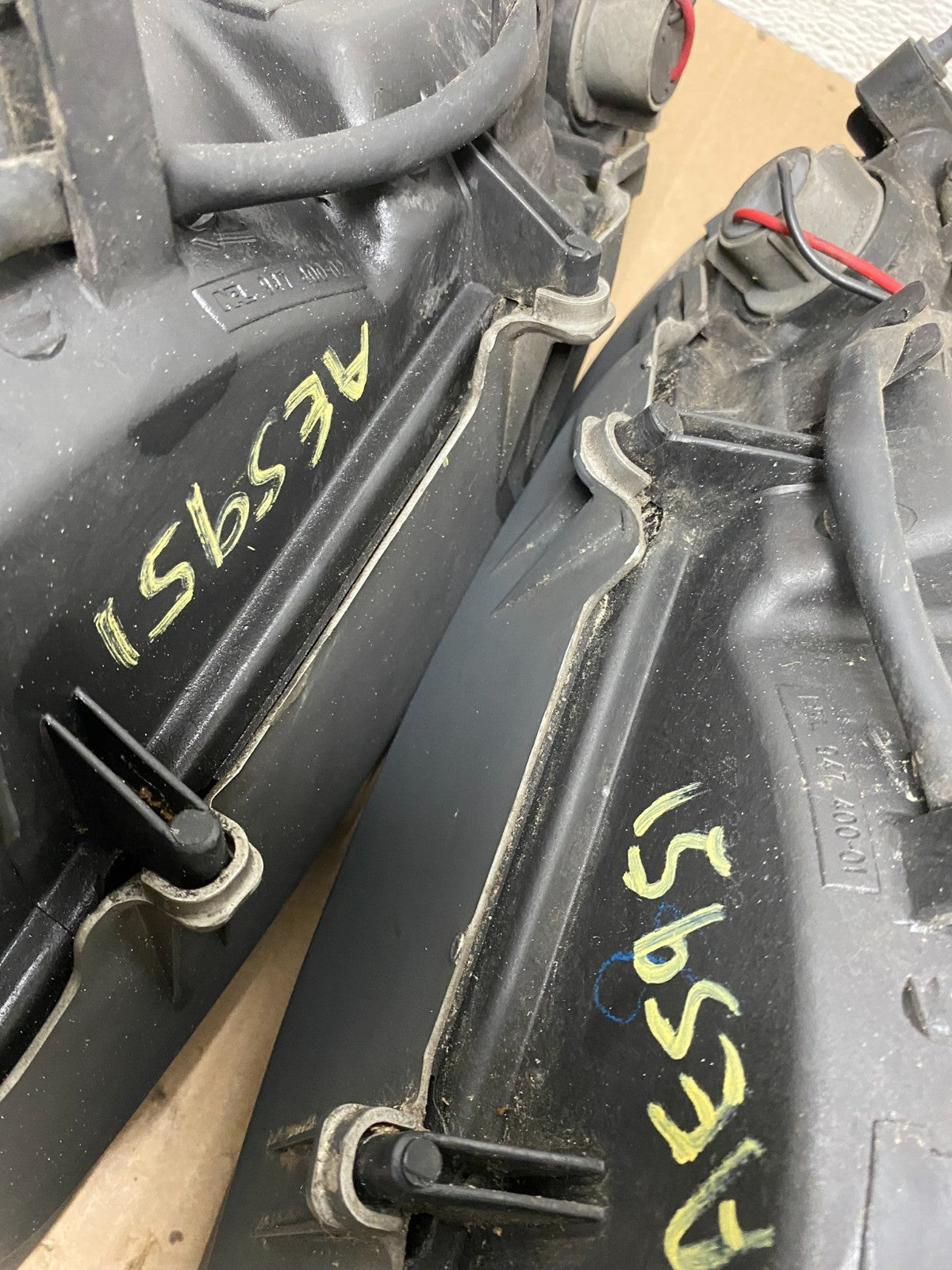 2002 2003 2004 Nissan Xterra Left+Right Side Headlights AE5951 DW11