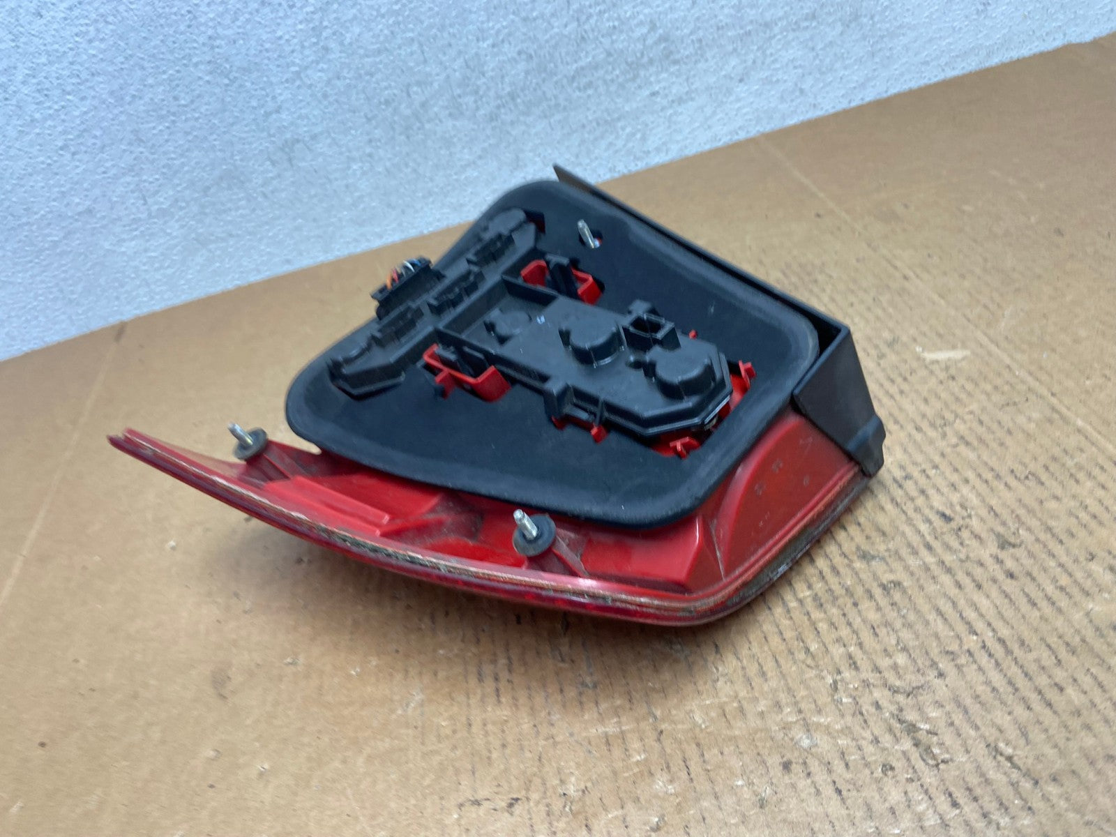 1999 to 2003 Volkswagen Jetta Sedan Left Driver Tail Light AE0242 LK5