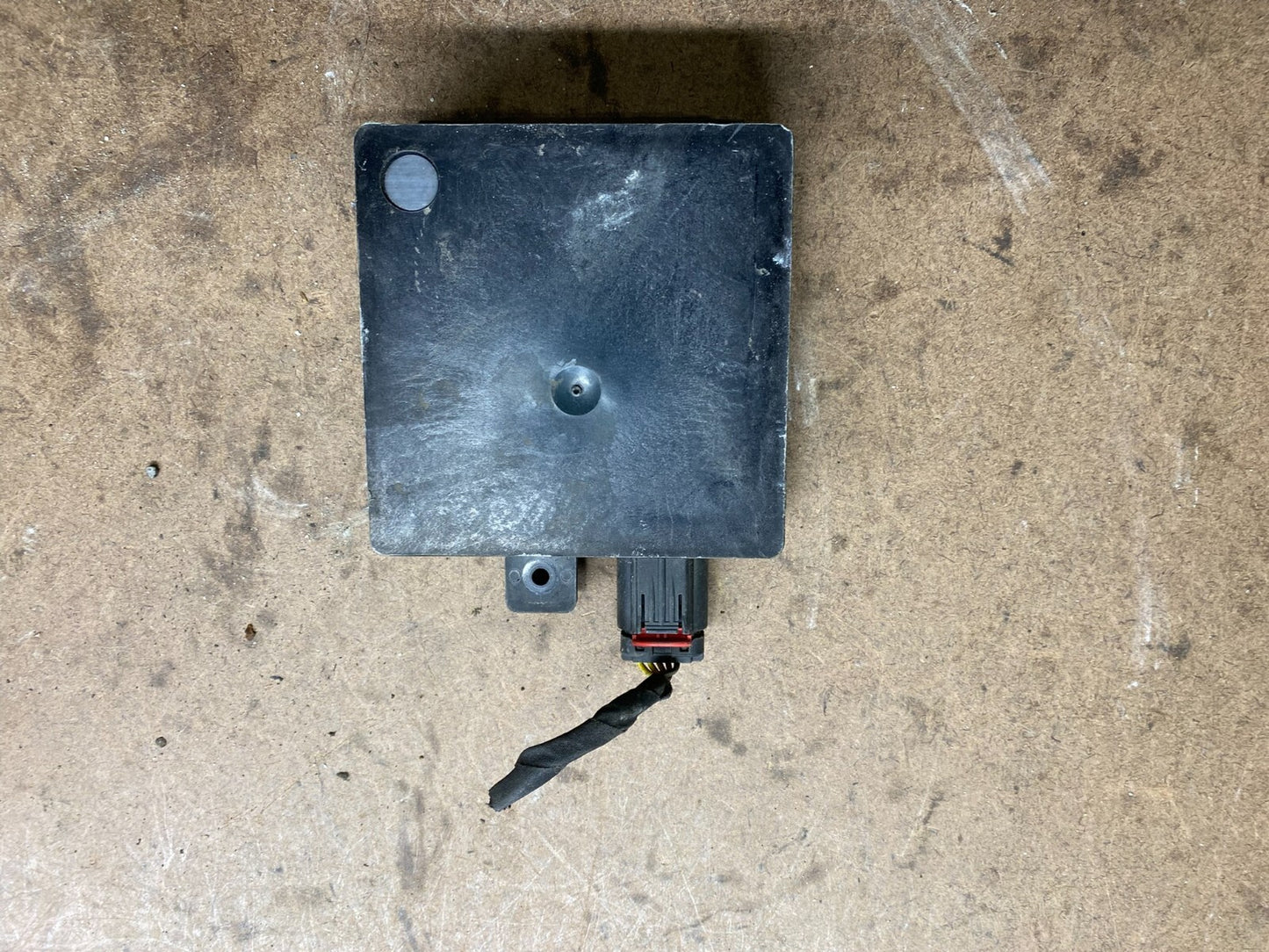 2010 to 2012 Lincoln MKT Blind Spot Control Module Radar Computer OEM j5522 DG1