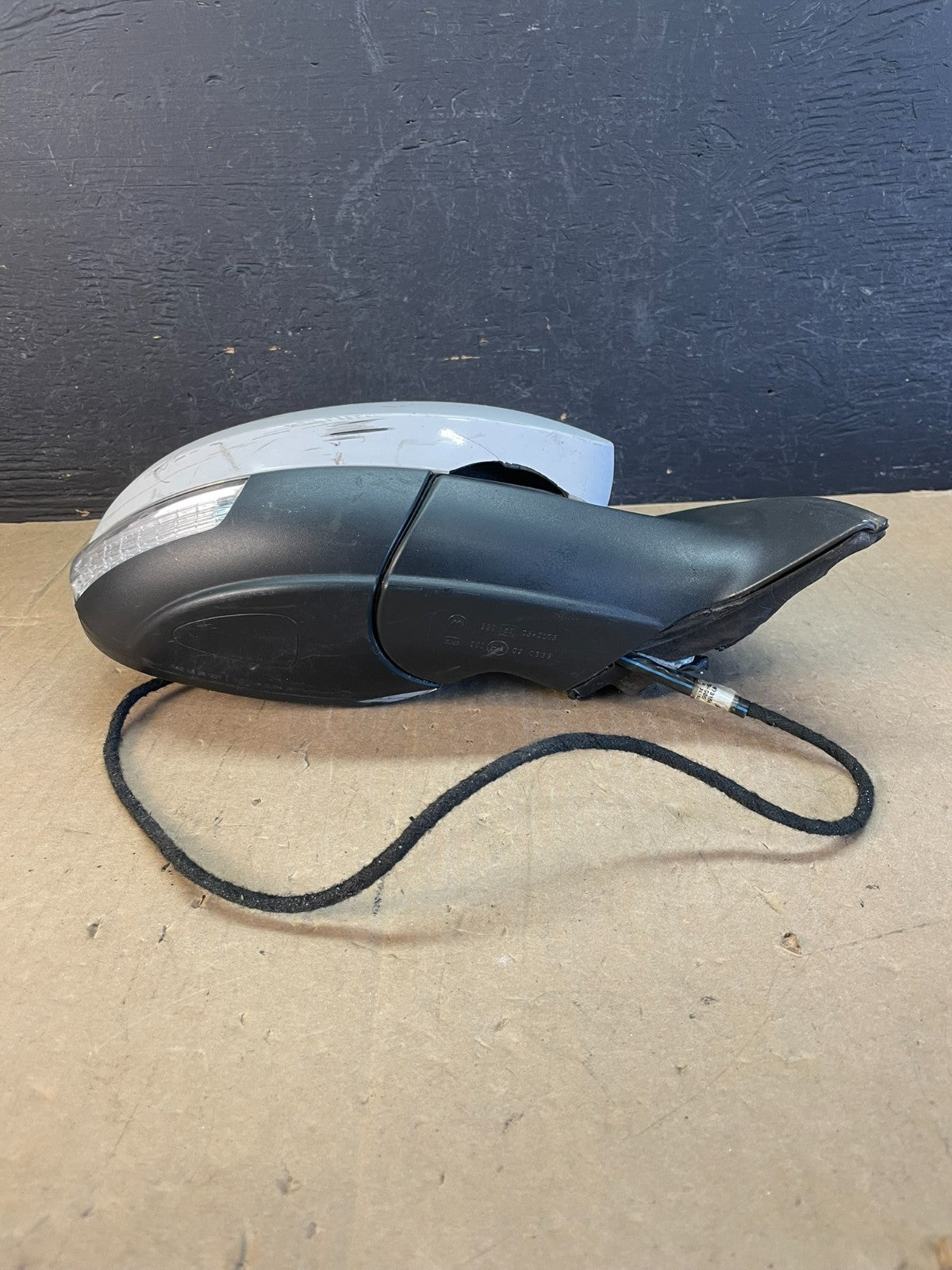 2009 to 2018 Volkswagen Tiguan Right Passenger View Door Mirror AD5675 DW3