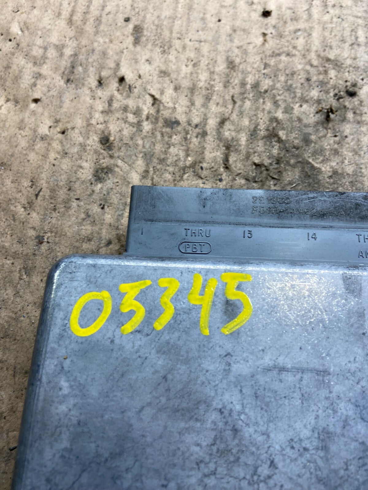 2002  Ford E250 E350 4.2L Van Engine Control Computer 2c2a-12a650-cd O5345 DG4