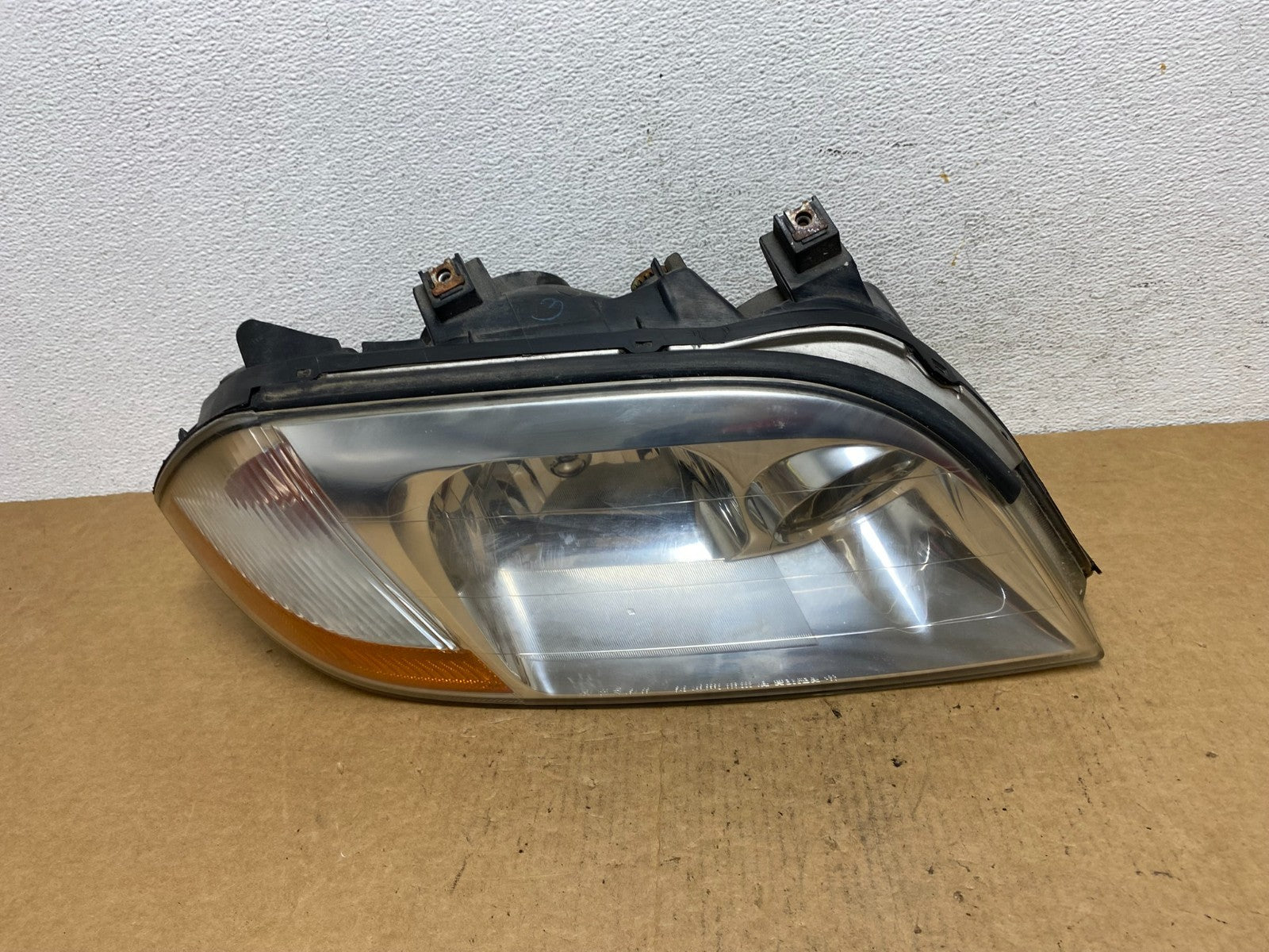 2001 to 2003 Acura MDX Passenger Right RH Headlight AD4661 DW0