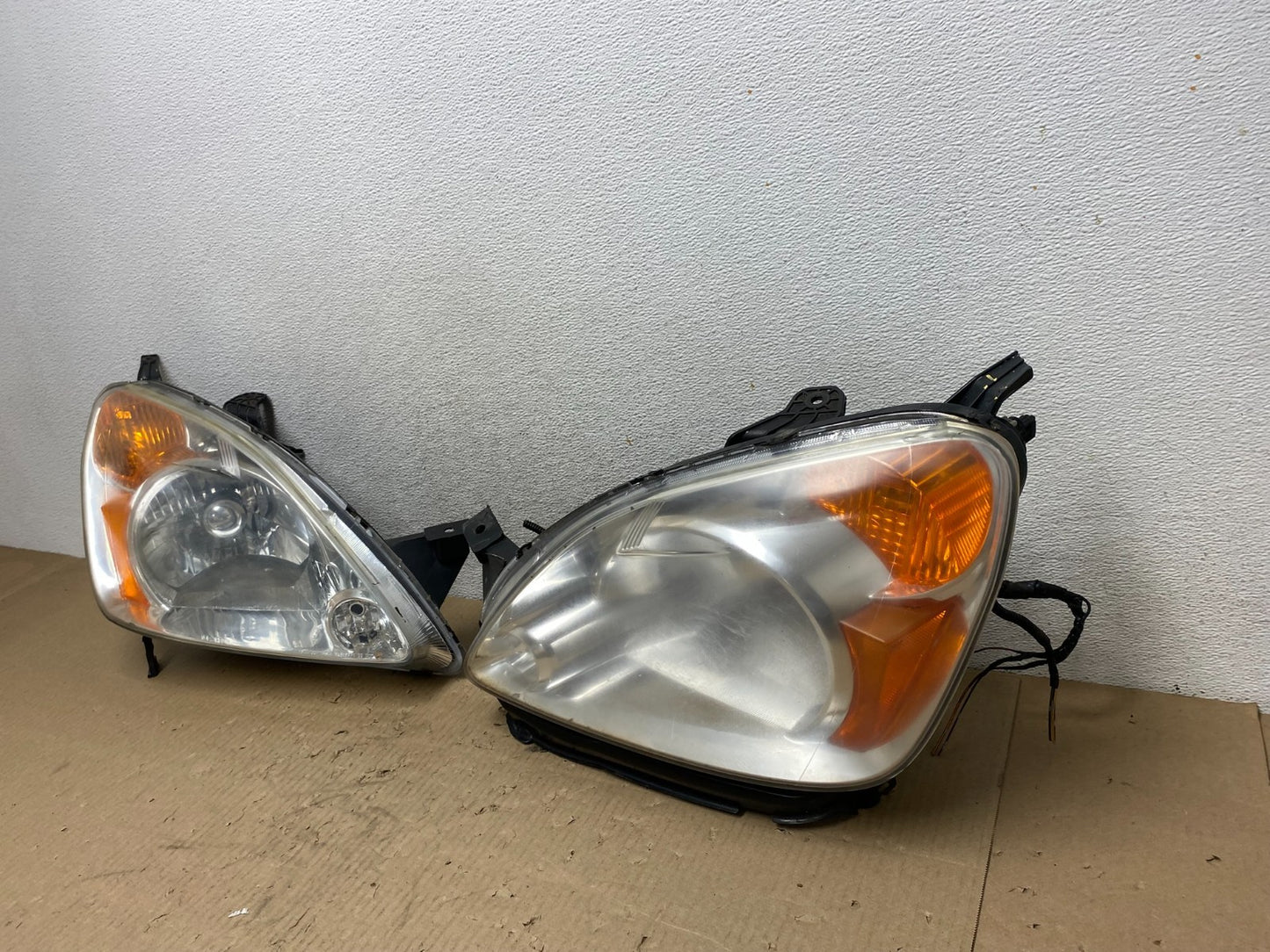 2002 to 2004 Honda Crv Cr-v Left+Right Halogen Headlights AG6535 DW1
