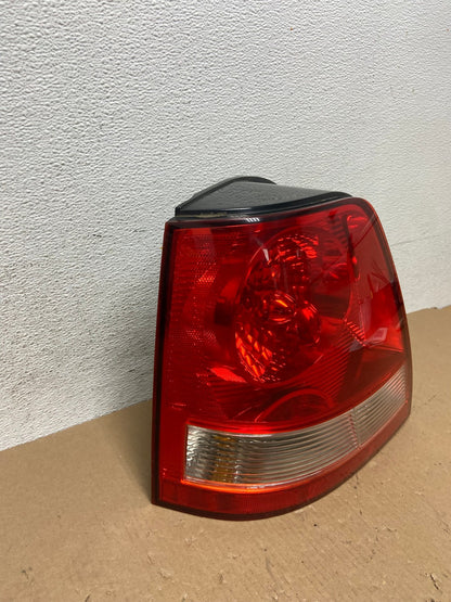 2003 to 2006 Kia Sorento Left Driver Side Tail Light AD6550 LK2