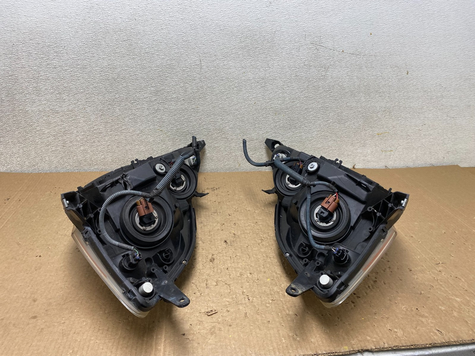 2006 to 2010 Toyota Sienna Left+Right Side Set Headlights Halogen V3682 DW13