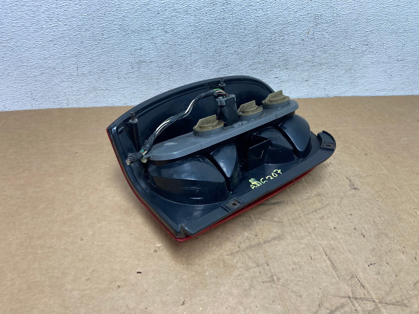2002 2003 2004 Jeep Liberty Right Passenger Rh Side Tail Light AD6307 LK3