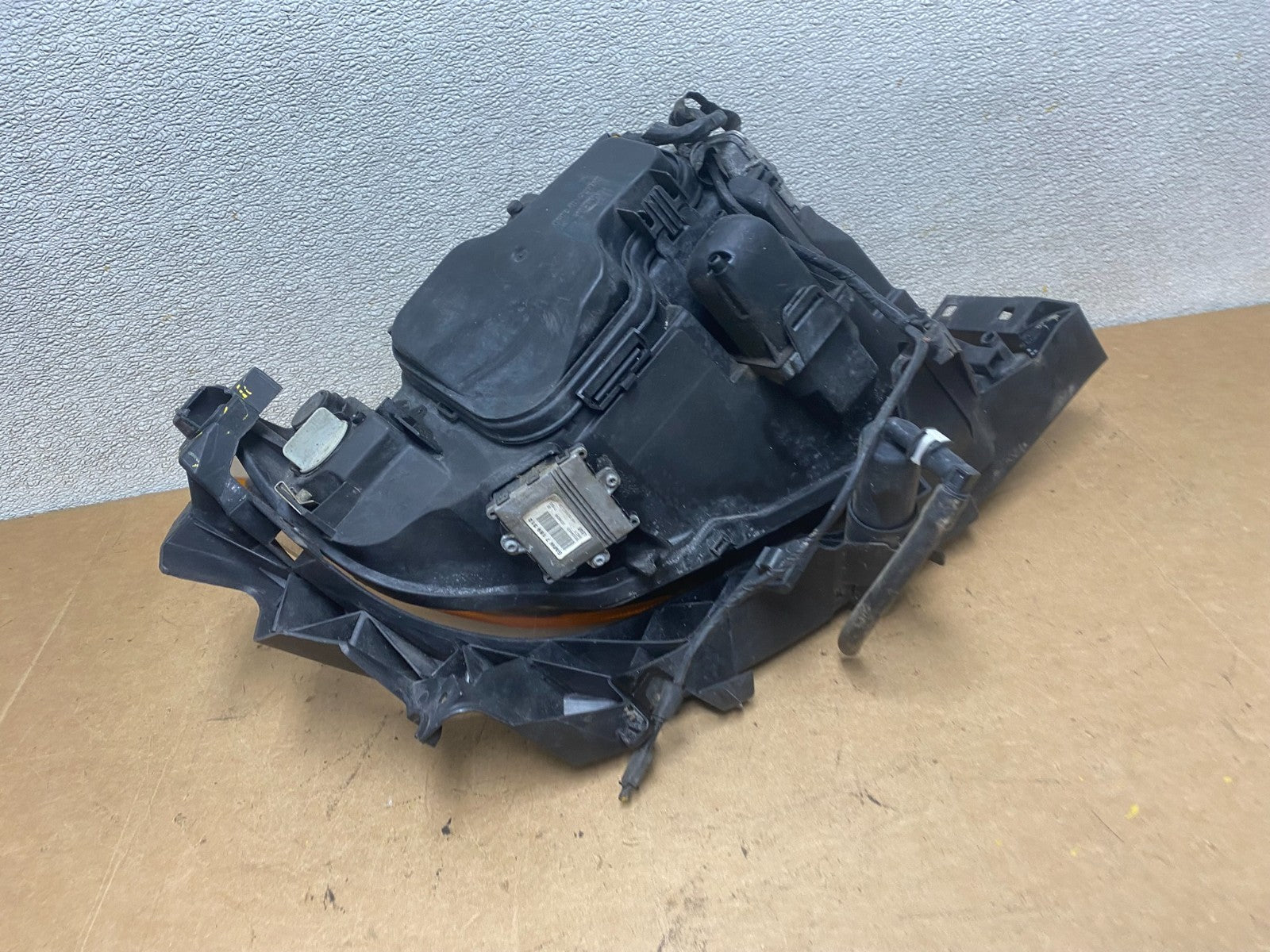 2006 to 2008 BMW 3 Series Left Driver LH AFS Xenon HID OEM Headlight X5352 DW10
