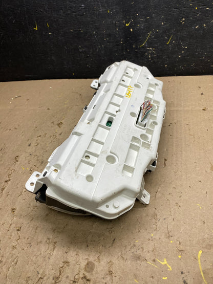 2004 2005 Toyota Sienna Speedometer Cluster Gauge U5477 DG4