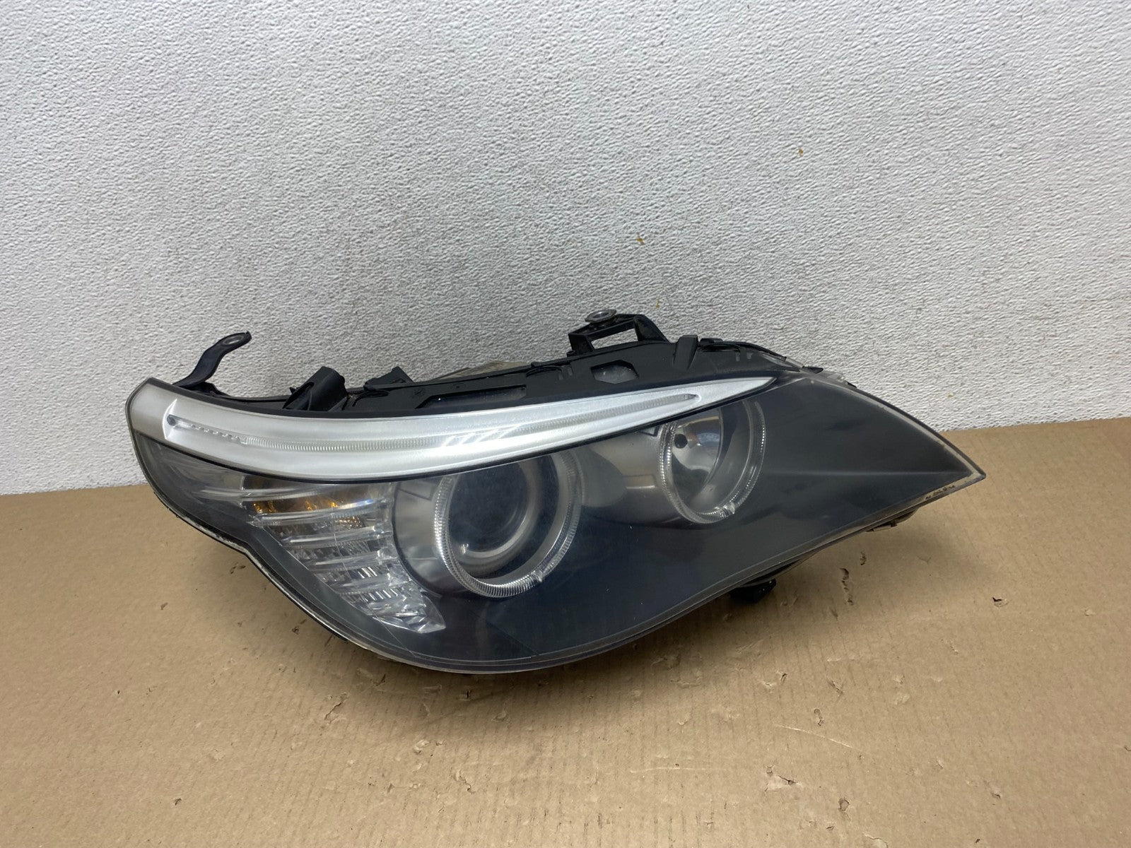2008 to 2010 Bmw 5 Series 528i Halogen Right Headlight AG5891 DW0