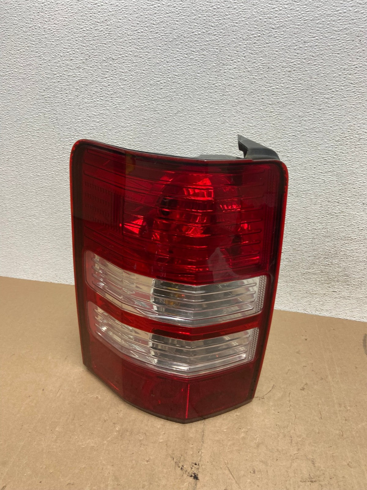 2008 to 2012 Jeep Liberty Left Driver Side Lh Tail Light AE6806 LK0