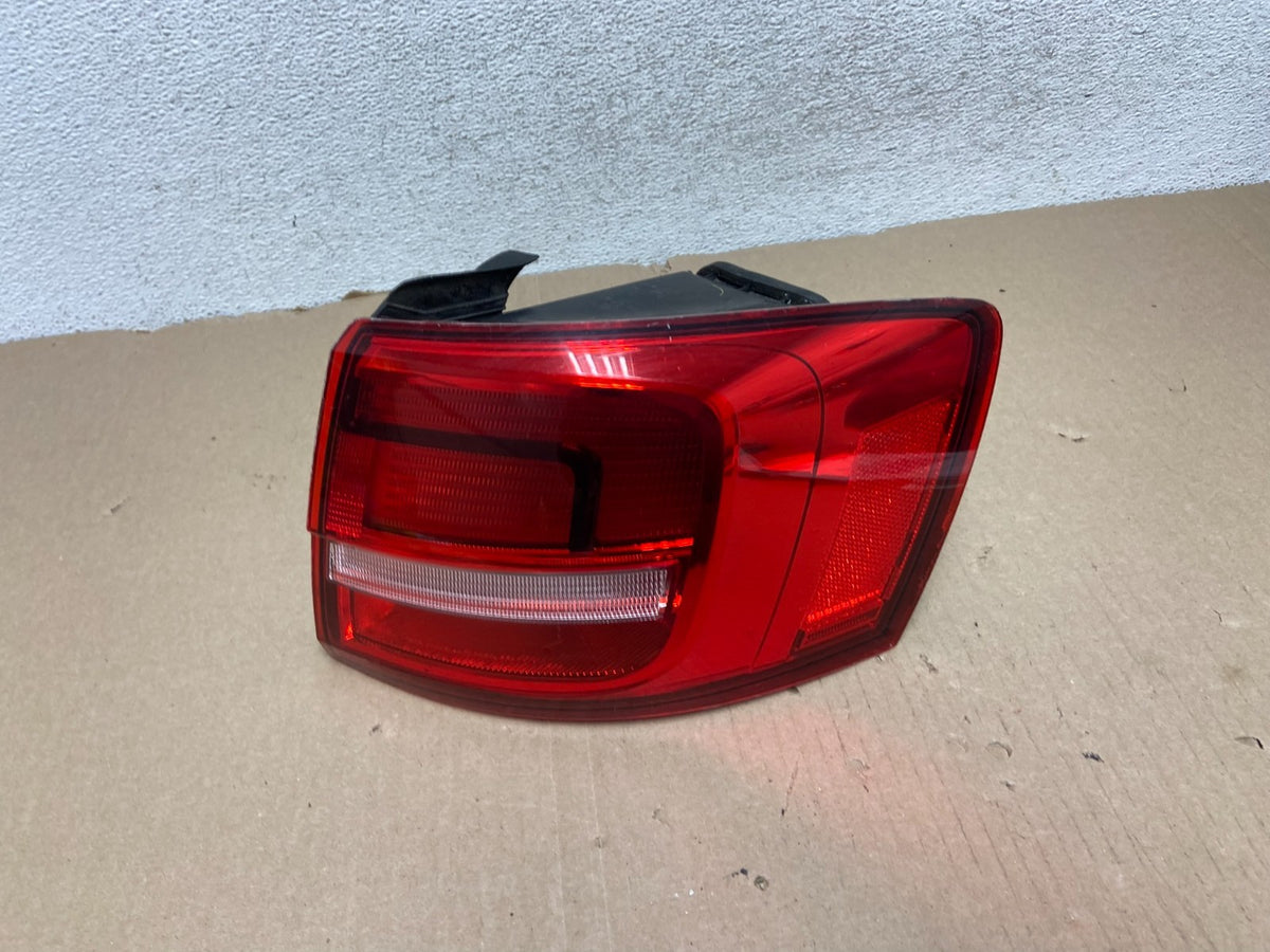 2015 to 2018 Volkswagen Jetta Right Passenger RH Side Tail Light AG6835 DW0