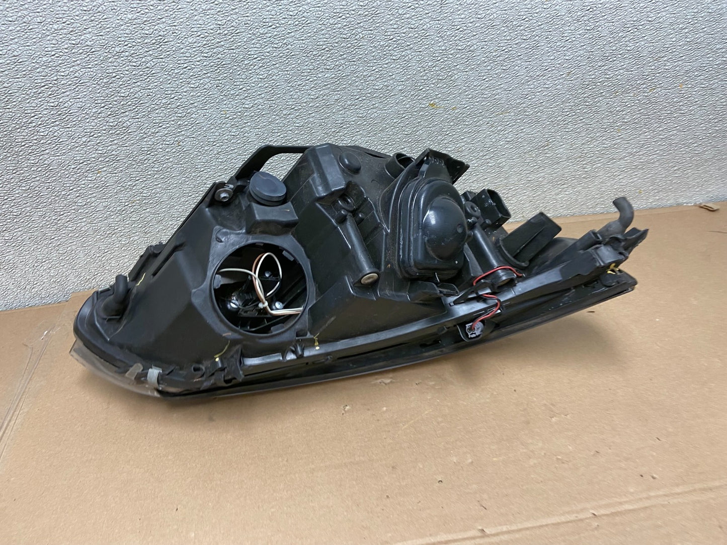 2008 to 2010 Bmw 5 Series 535I 550 Left Driver LH Headlight Halogen AA9859 DW11