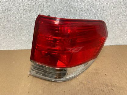 2008 2009 2010 Honda Odyssey Right Passenger Side Tail Light AB6439 DW0