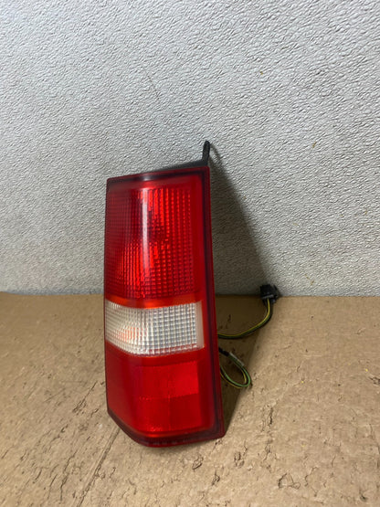 2003 2017 Chevrolet Express 1500 2500 3500 Right Passenger Tail Light V44151