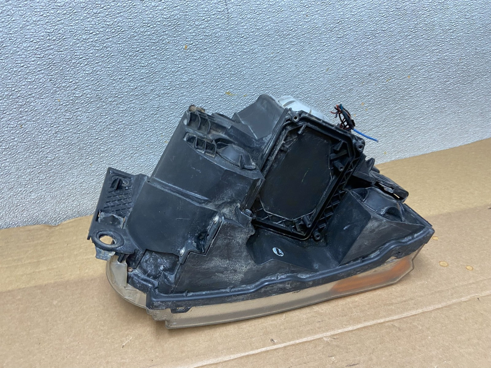 2005 - 2009 Land Rover Lr3 Right Passenger Rh Side Halogen Headlight AB2604 DW7
