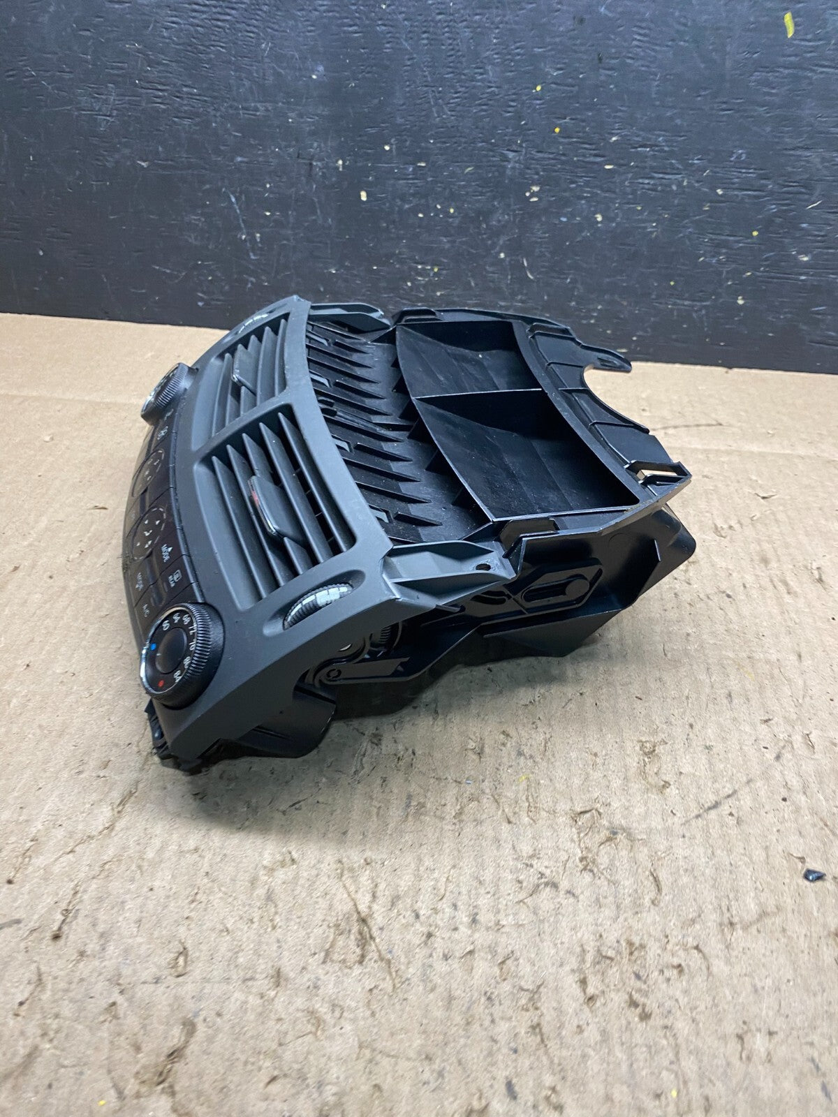 2007 - 2009 Mercedes W211 E550 E320 Center Console AC Heater Air Vent O7209 DG3
