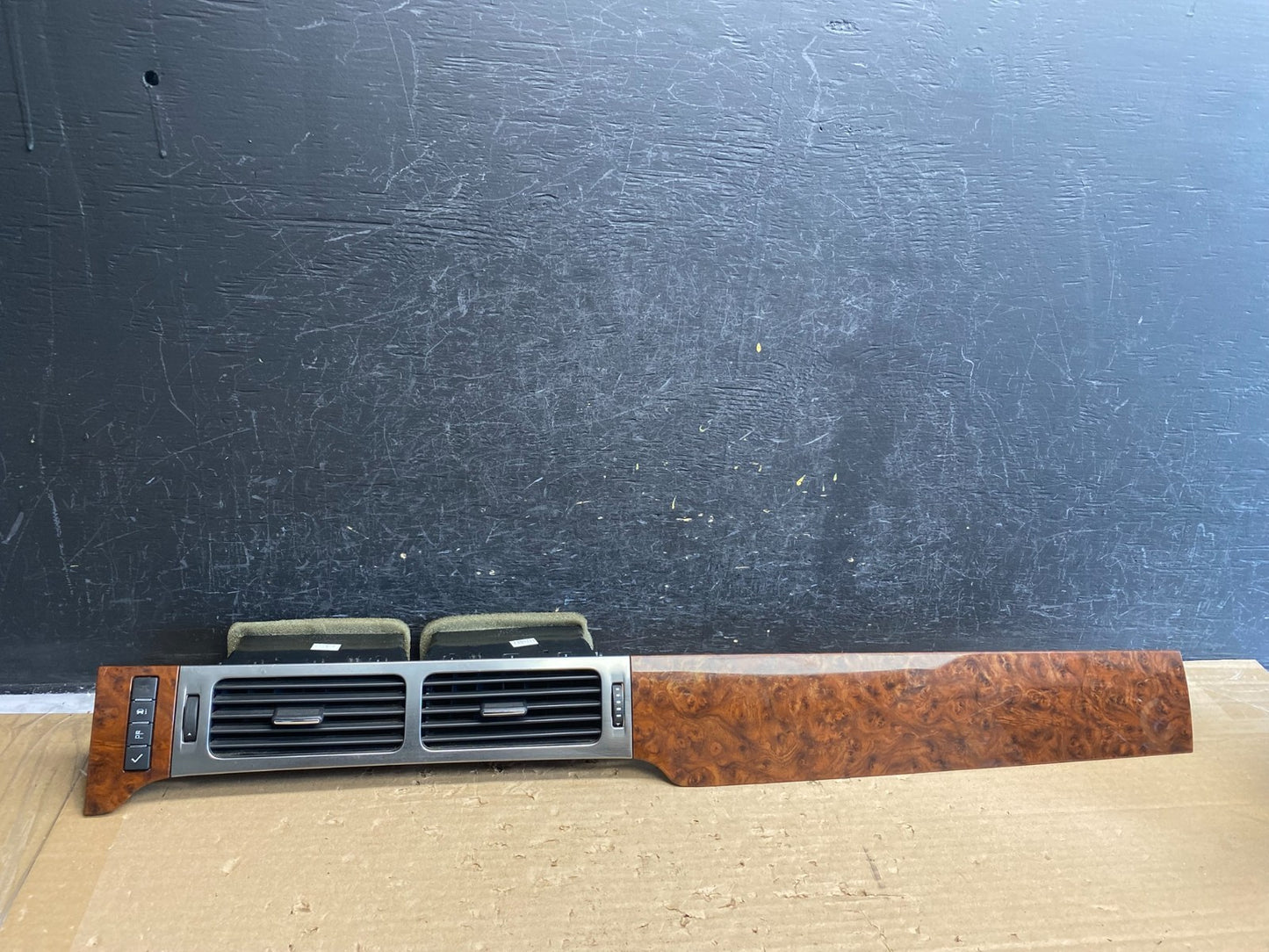 2007-2014 GMC Yukon Tahoe Center Trim Plate Air Vent Maple AG8486 DG0