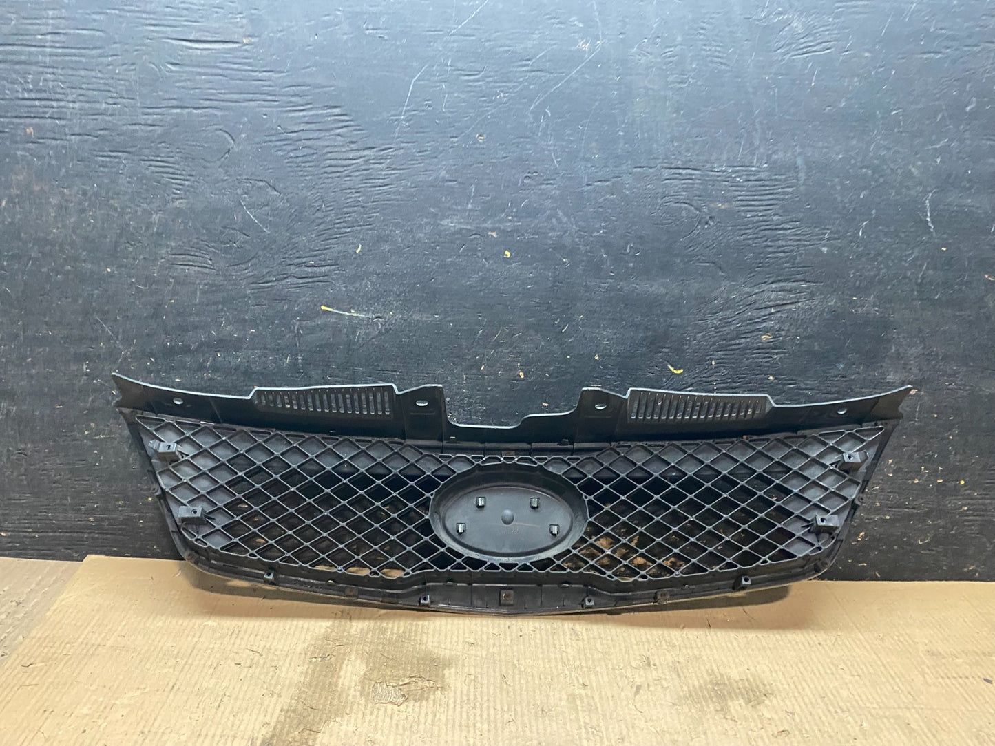 2010 to 2012 Kia Forte Front Upper Bumper Grill Grille X3567 DG3