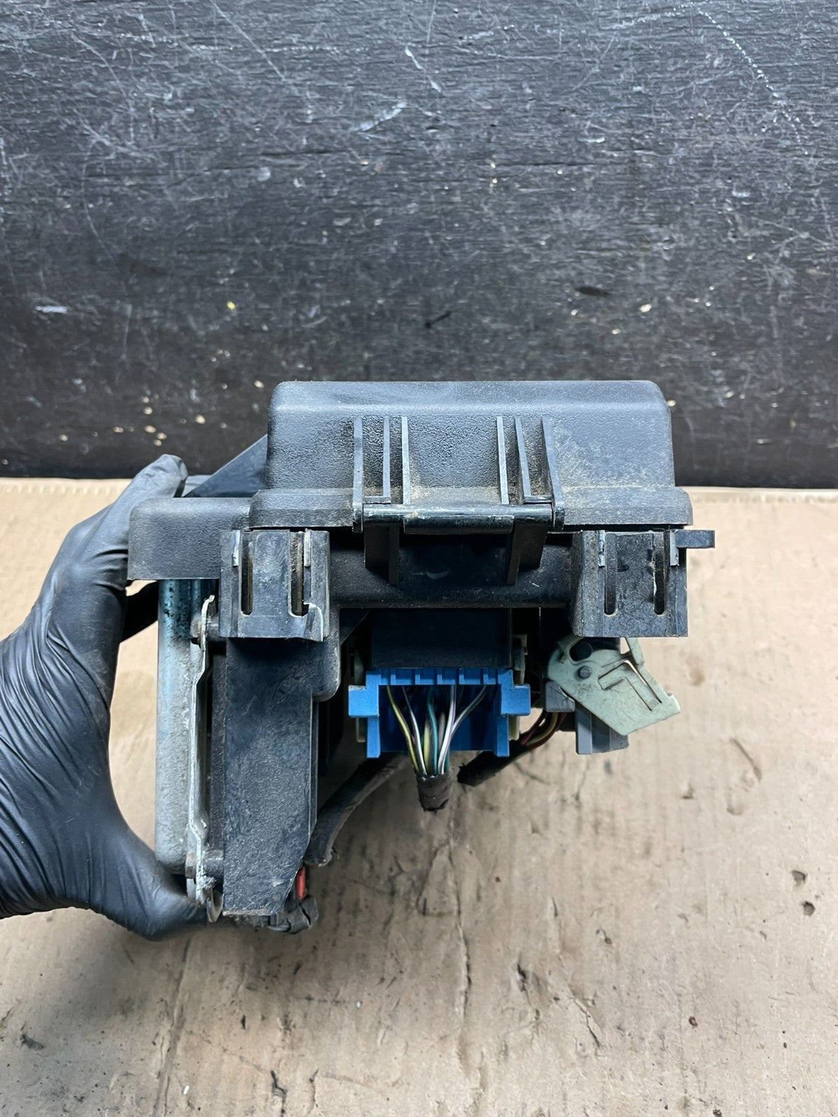 2005 Dodge Charger  Fuse Box Body Control Module BCM t2886 DG3