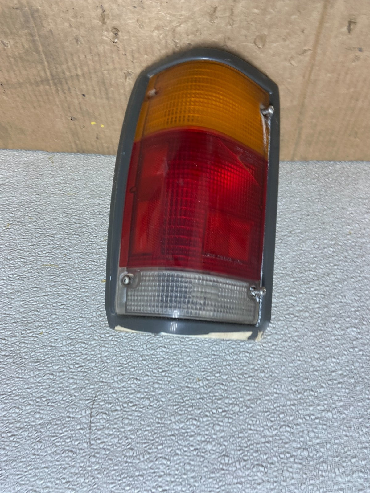 1985-1998 Mazda Magnum Bravo B2000 B2200 B2600 Left Driver Tail Light AA6734  DG0