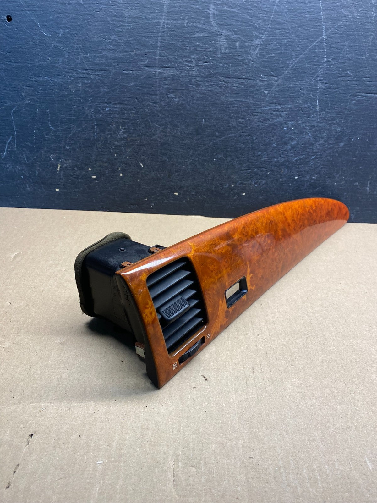 2002-2010 Lexus SC430 Right Passenger Dash Center Air Vent Bezel Trim AG4013 DG1