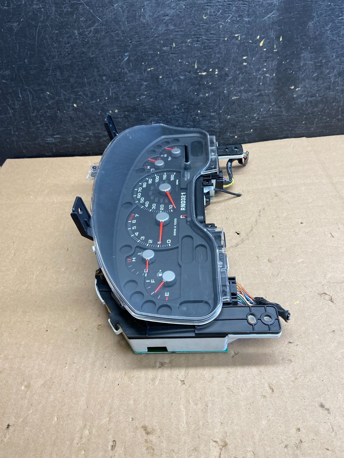 2004 2005 Ford Explorer Speedometer Cluster Gauge AI3021 PS1
