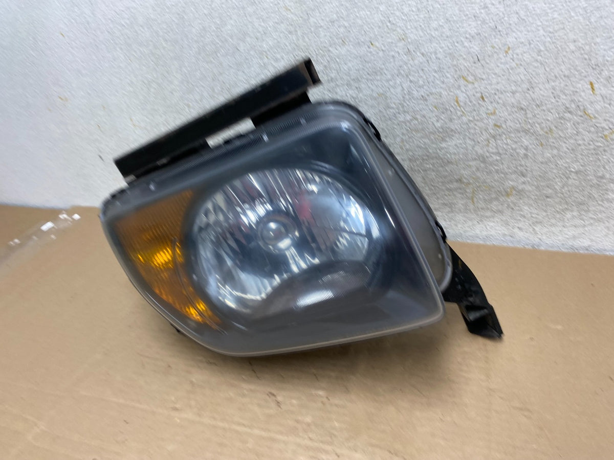2003 to 2006 Honda Element Right Passenger Rh Side Headlight AH9424 DW1