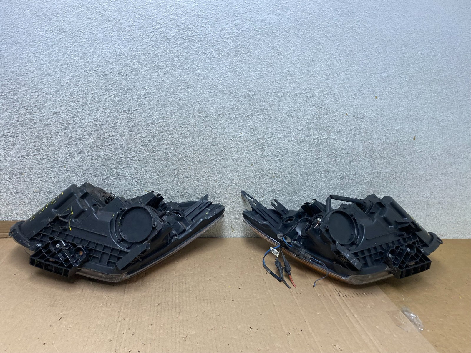 2009-2013 Nissan Rogue Left+Right Side Set Halogen Headlights U7188 DW13