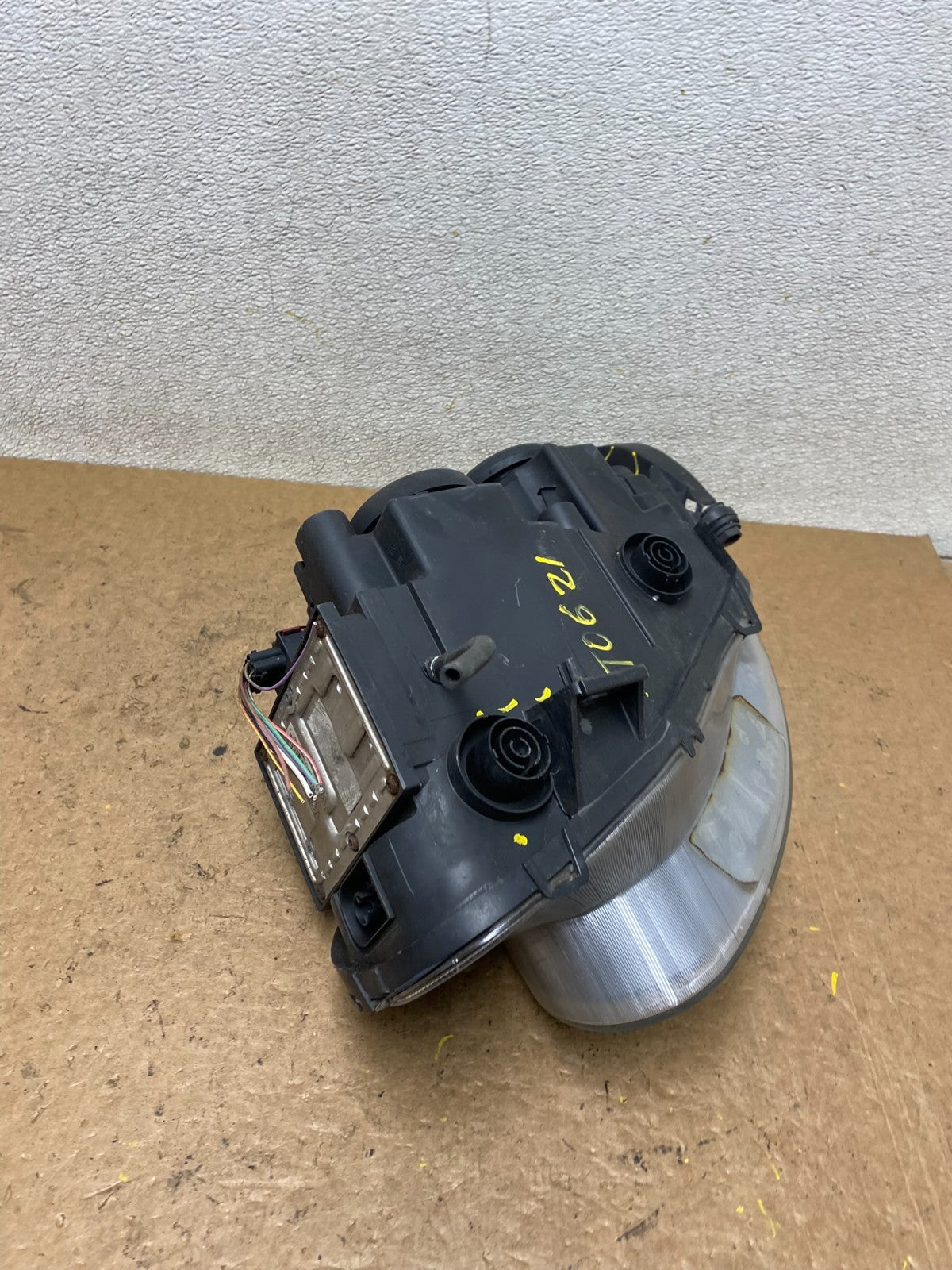 2006 to 2009 Saab 95 9-5 Right Passenger RH Side Xenon Headlight T0621 DW12