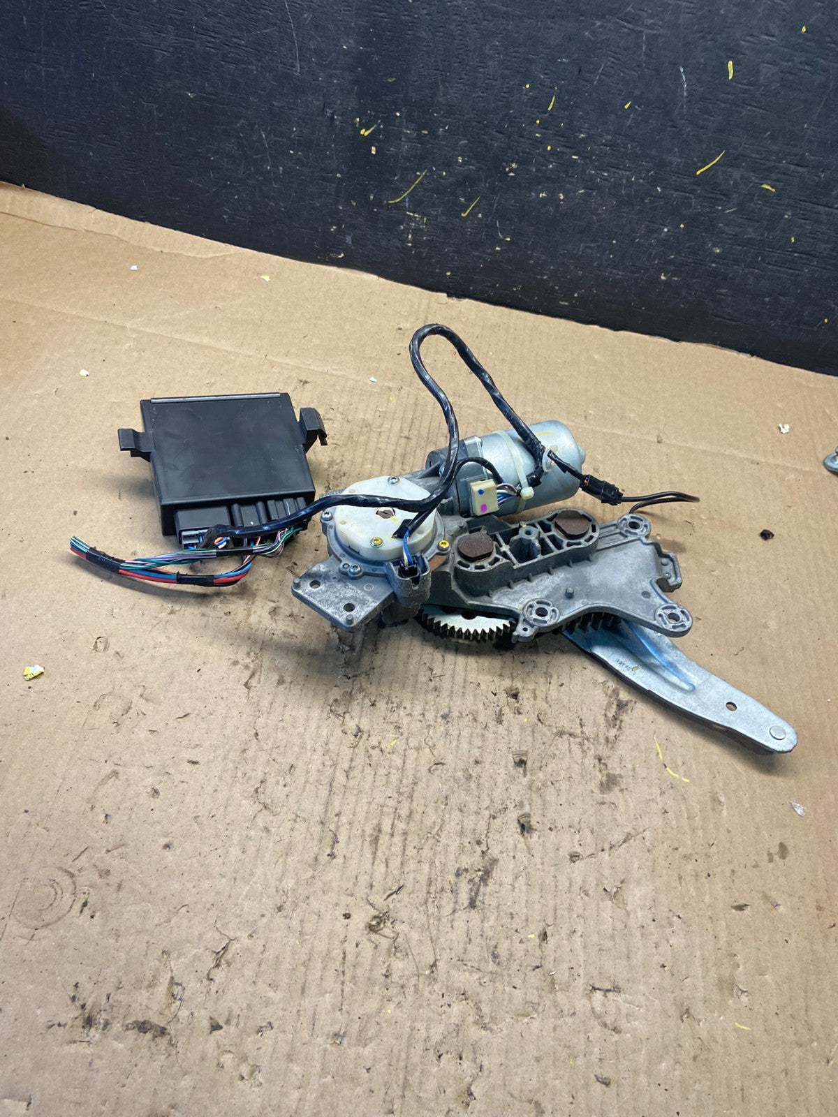 2007 2008 Acadia Enclave Escalade Suburban Liftgate Door Module Motor T4292 DG4