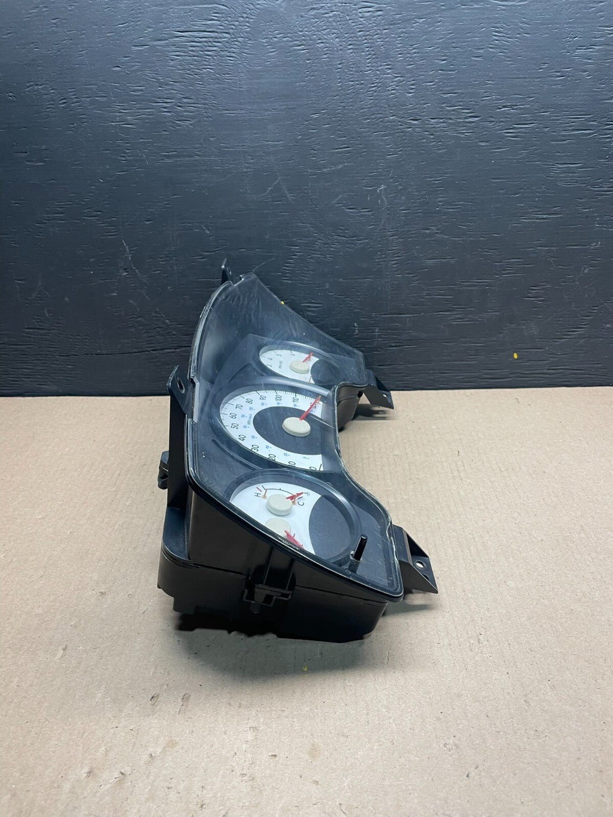 2007 Dodge Dakota Speedometer Instrument Cluster Gauges p56049692af E18103