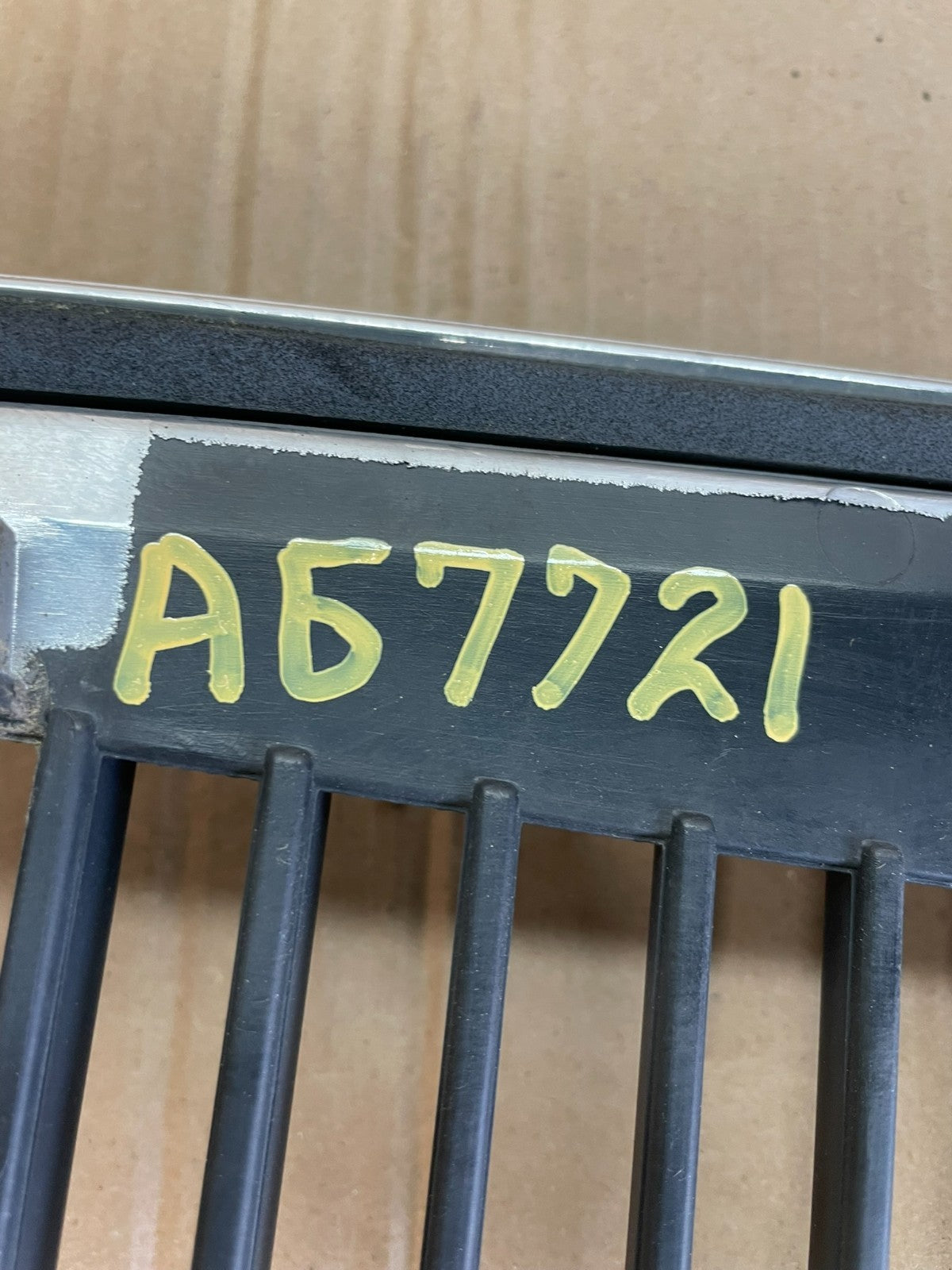 2000 to 2003 Mercury Sable Front Upper Grille Grill ag7721 DG5