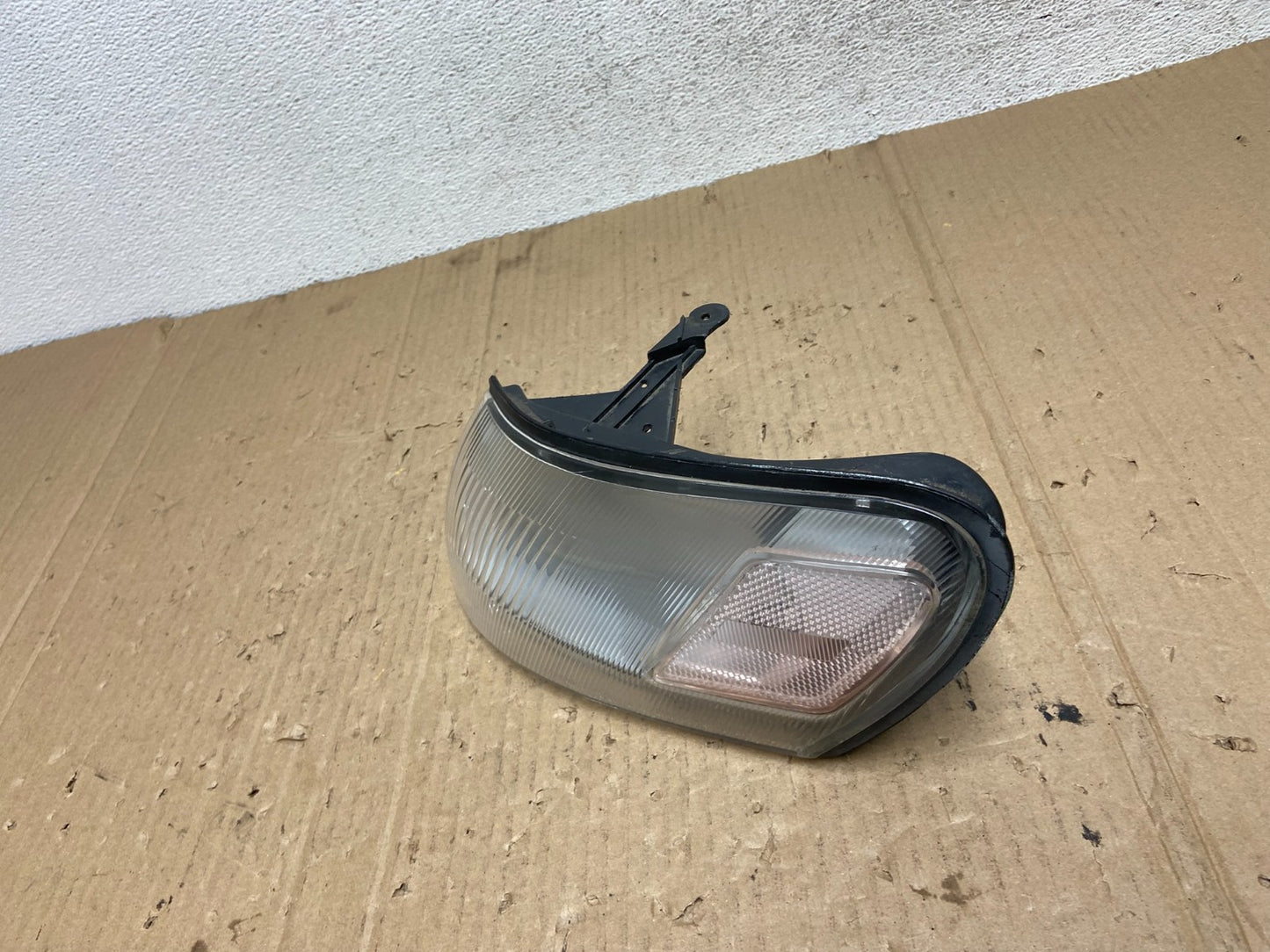 1993 to 1997 Toyota Corolla Left Driver LH Corner Marker Turn Signal AE9073 DW1