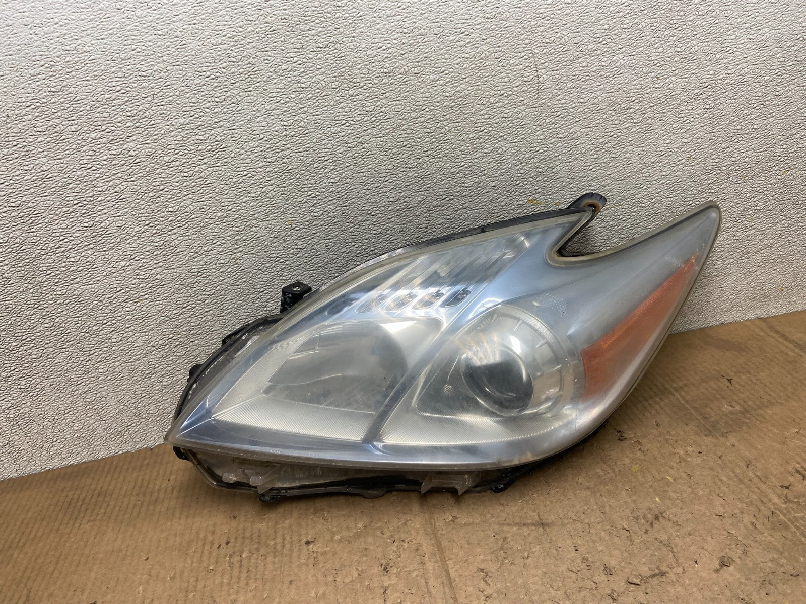 2010 - 2011 Toyota Prius Left Driver LH Blue Halogen Headlight Oem AA6917 DW0