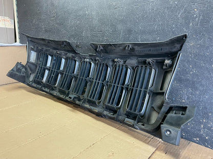 2011 to 2013 Jeep Grand Cherokee Front Upper Grill Grille OEM AA8808 DG8