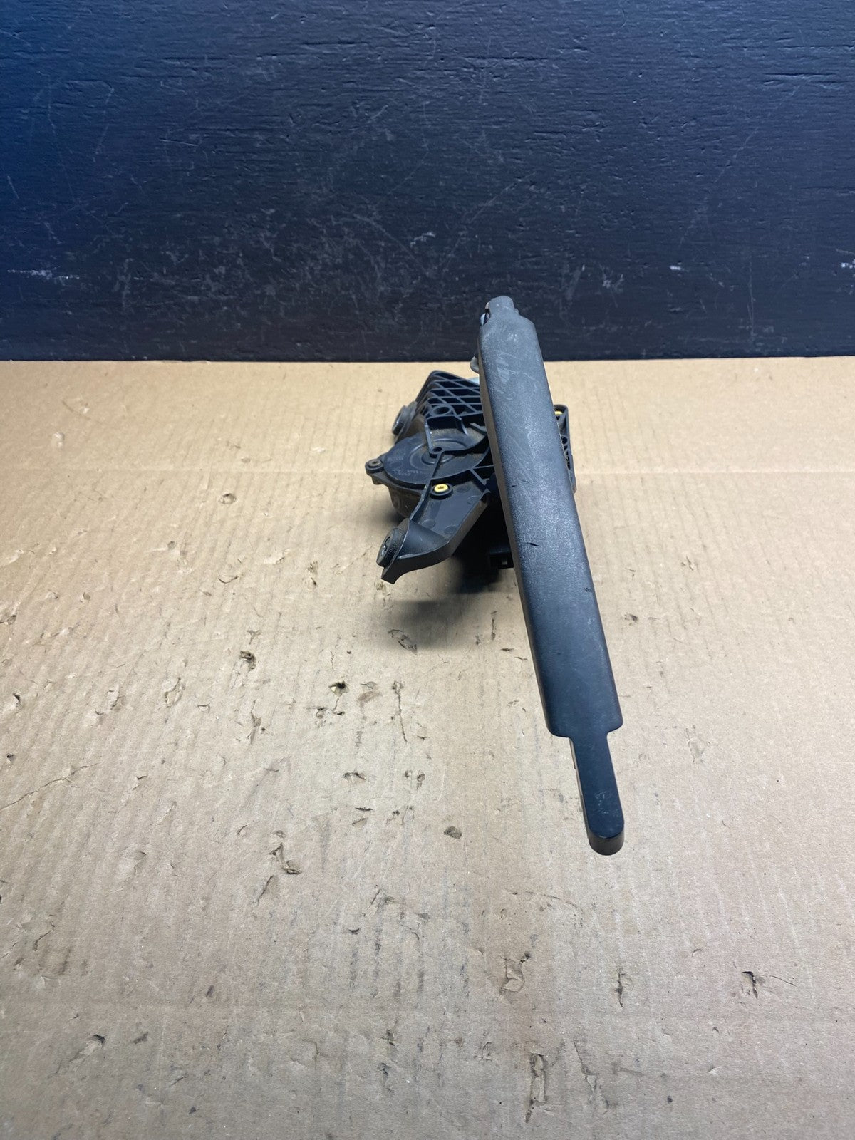 2011 to 2014 Ford Edge Licnoln MKX Rear Windshield Wiper Motor OEM ac2652 DG2