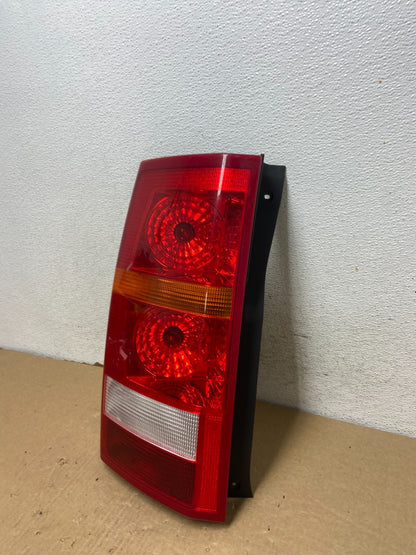 2005 - 2009 Land Rover LR3 Left Driver LH Side Tail Light af7362 DG1