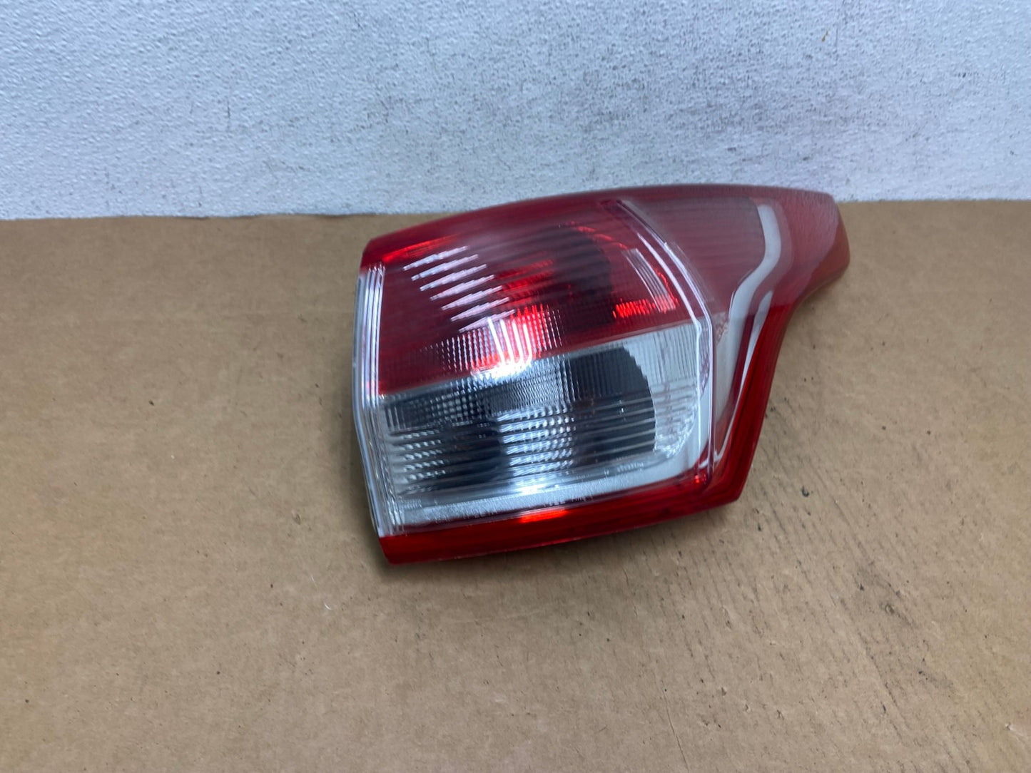 2013 to 2016 Ford Escape Right Passenger RH Side Tail Light AD4549 LK2