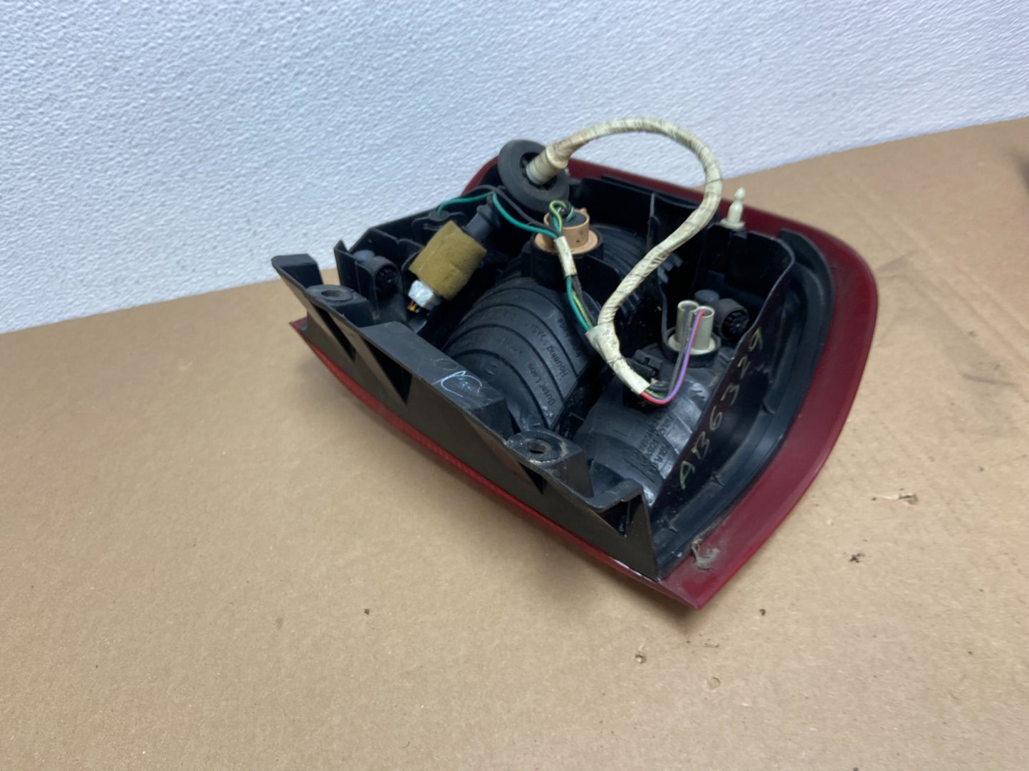 1999 to 2004 Nissan Pathfinder Left Driver Lh Side Tail light AB6329 DW6