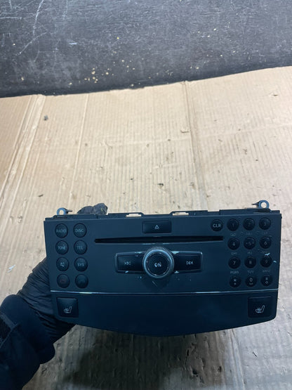 2008-2011 Mercedes W204 C300 C350 Navigation Command Radio DVD CD Audio x4410 DG0
