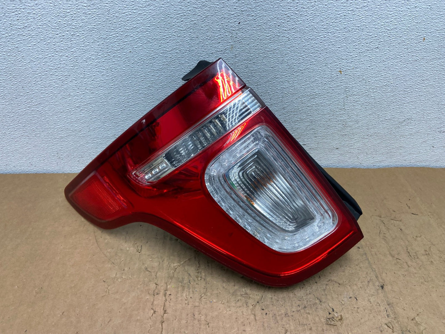 2011 2012 2013 2014 2015 Ford Explorer Left Driver LH Side Tail light AD0571 LK0