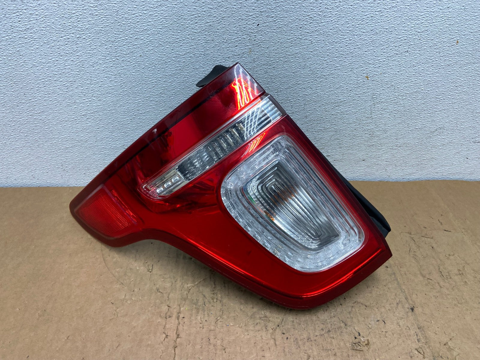 2011 2012 2013 2014 2015 Ford Explorer Left Driver LH Side Tail light AD0571 LK0