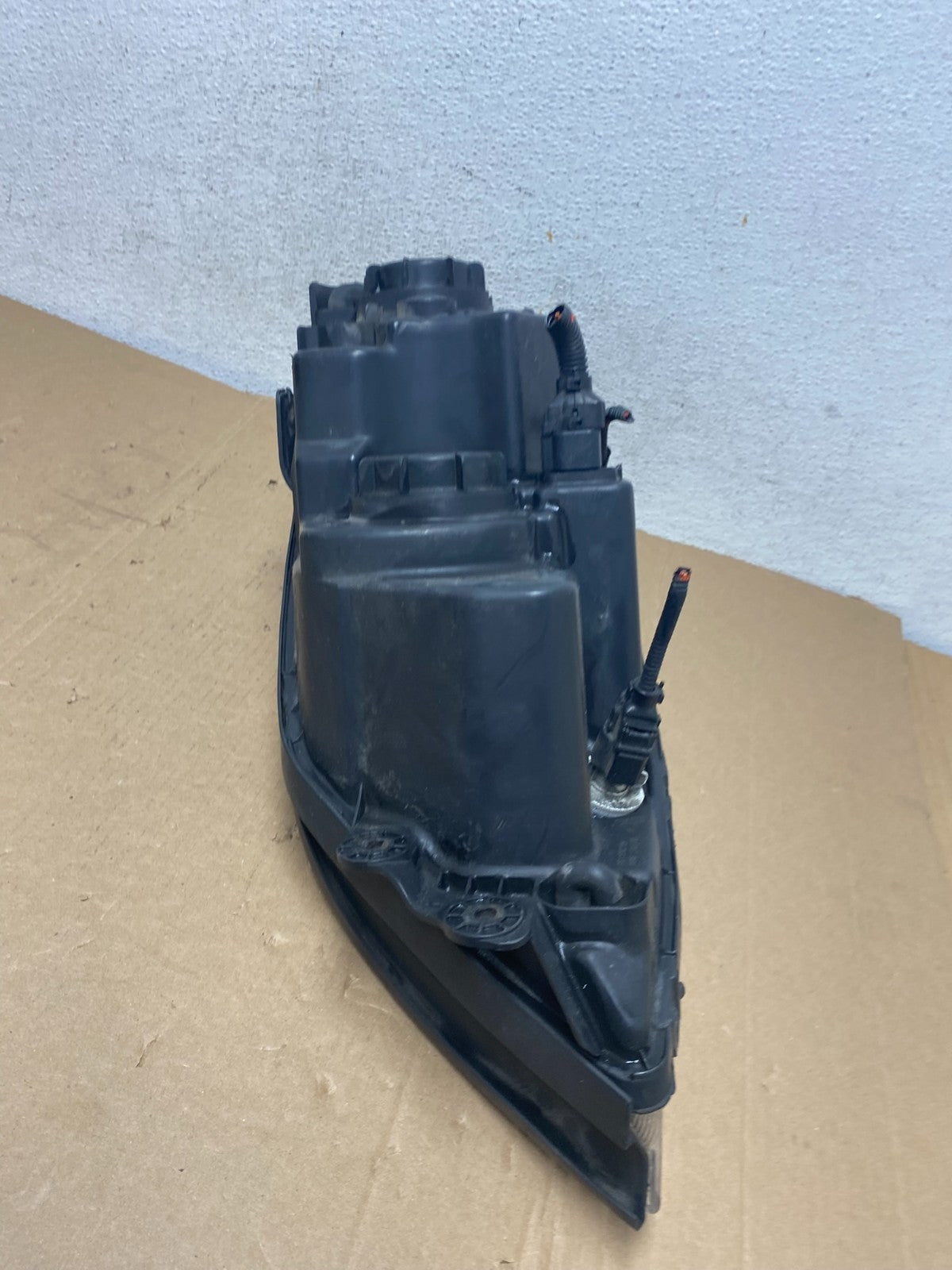 2003 to 2006 Kia Sorento Right Passenger Rh Side Headlight Halogen AD7926 DW7