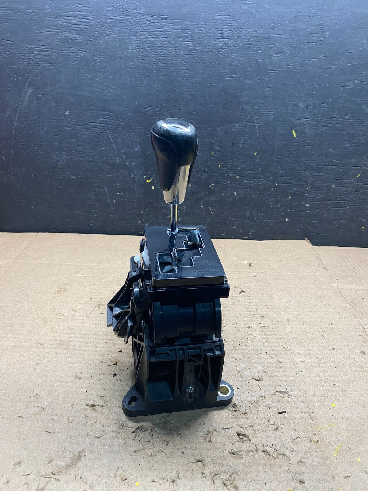 2010 to 2015 Mazda CX-9 Center Console Gear Shifter Q2431 DG0