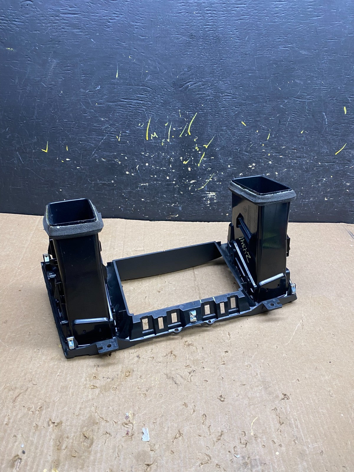 2013 to 2020 Nissan Pathfinder Center Dash Radio Trim Bezel  Surround Z4341 DG4