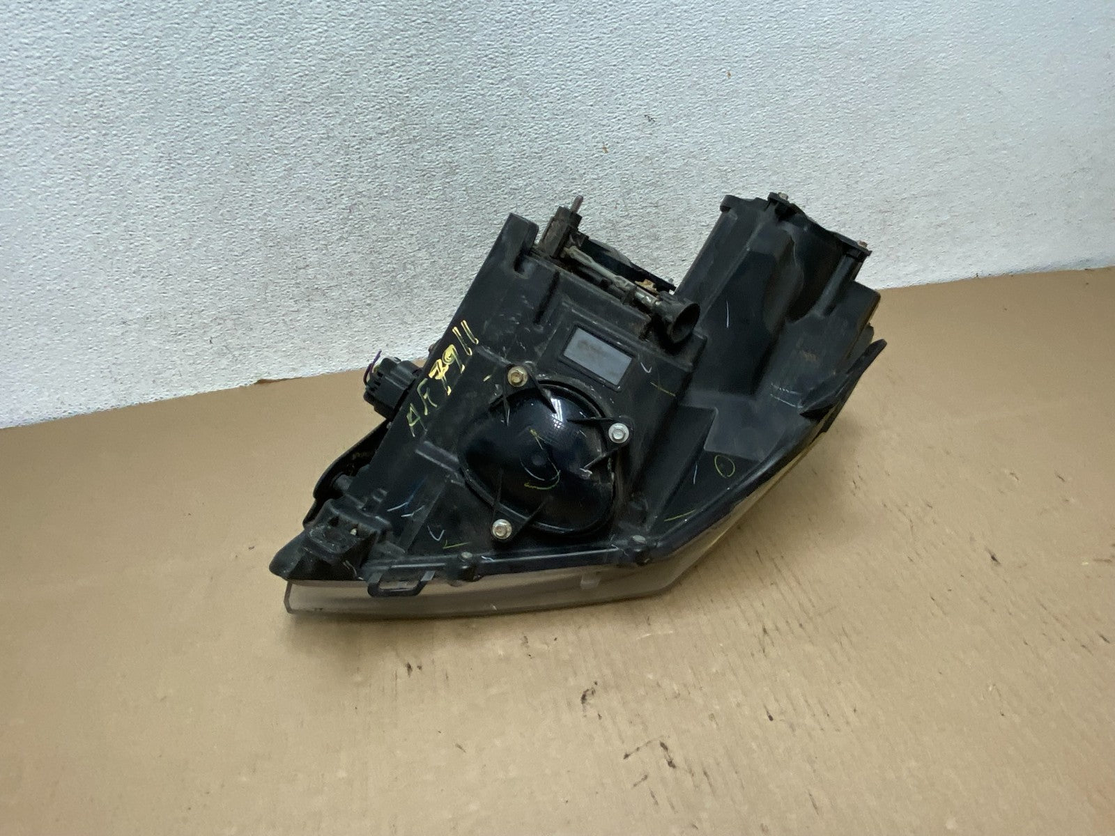 Halogen 2008 to 2014 Cadillac CTS Headlight Left Driver LH Side AG7911 DW4