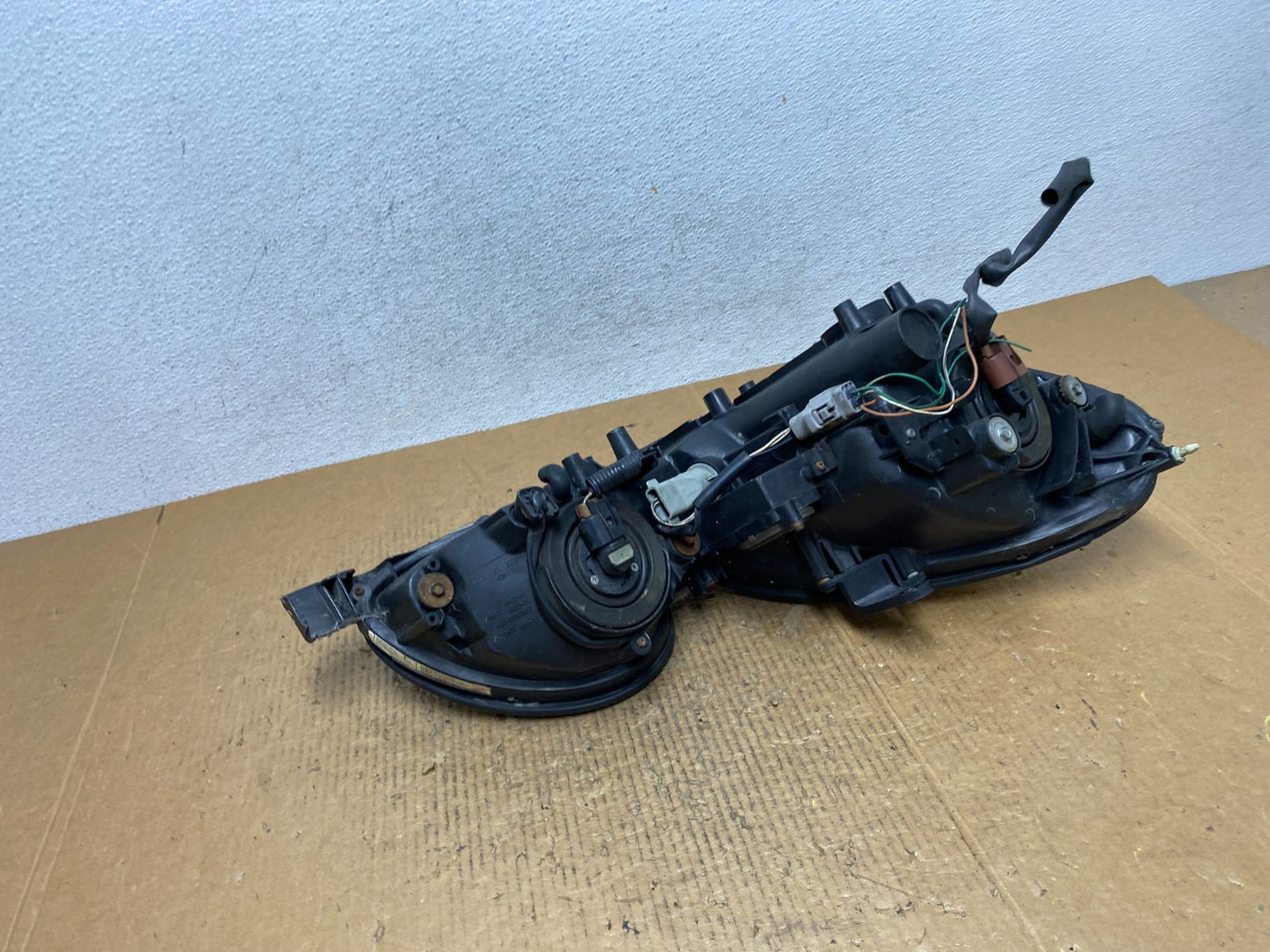 2001 to 2005 Lexus GS430 Gs300 Left Driver Lh Headlight Halogen AE2795 DW5
