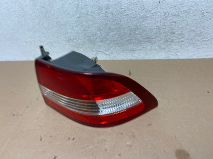 2000 2001 Lexus ES300 Outer Right Passenger RH Side Tail Light AG6674 LK1
