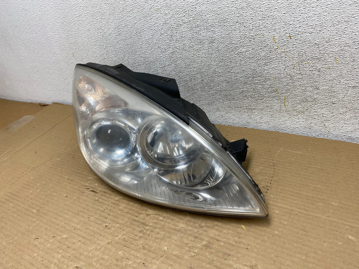 2010 to 2012 Hyundai Elantra Touring Right RH Headlight Halogen AH0578 DW2