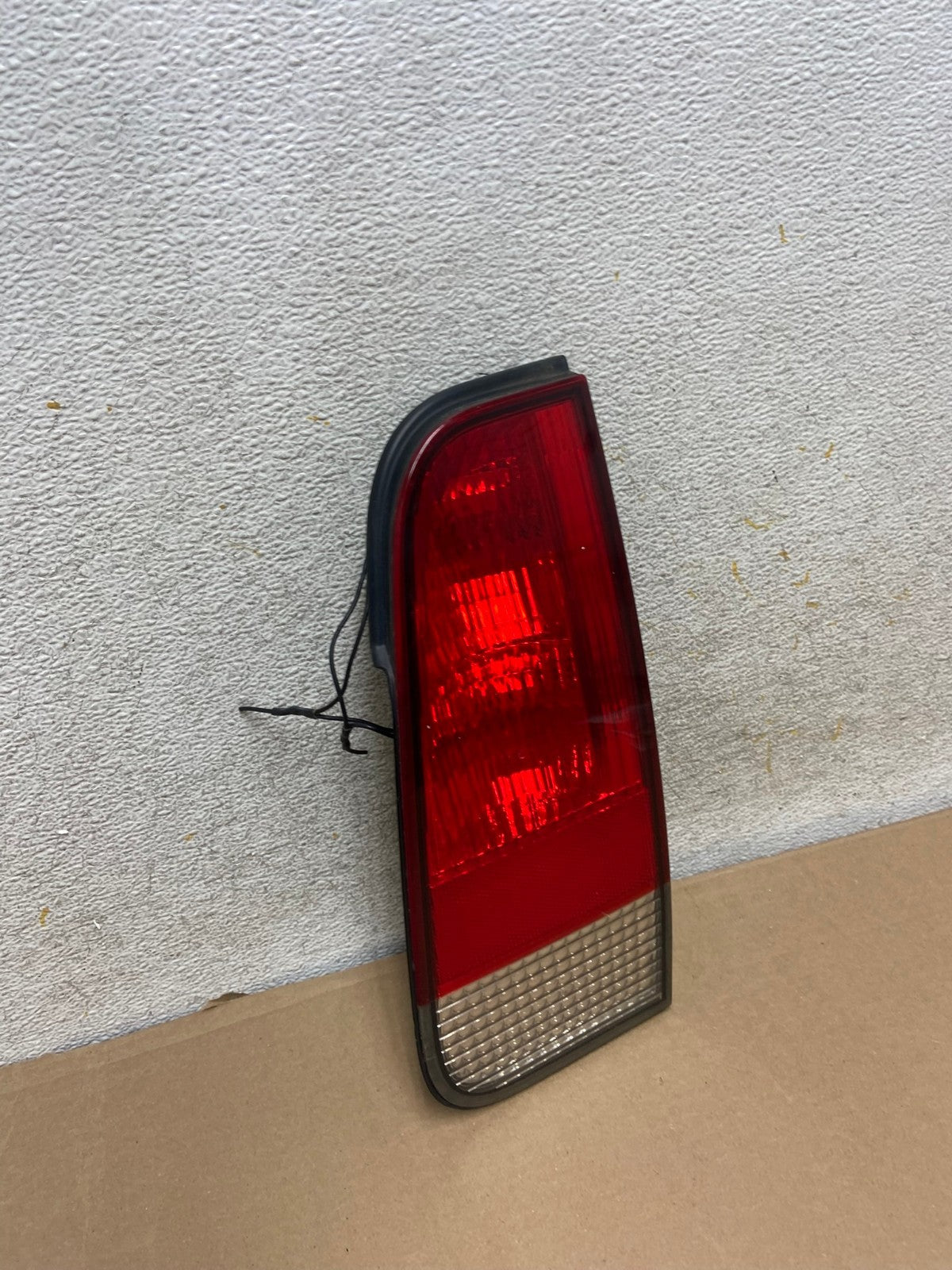 2003 to 2005 Lincoln Aviator Right Passenger Inner Tail Light Side AH9300 LK2